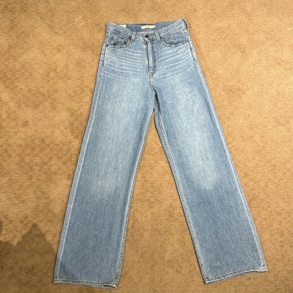 Levi’s High Loose Denim Style Pant